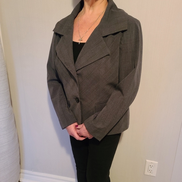 Like New Bianca Nygard Suit Coat / Blazer - Picture 2 of 8